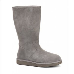 Brand new size 9 Uggs